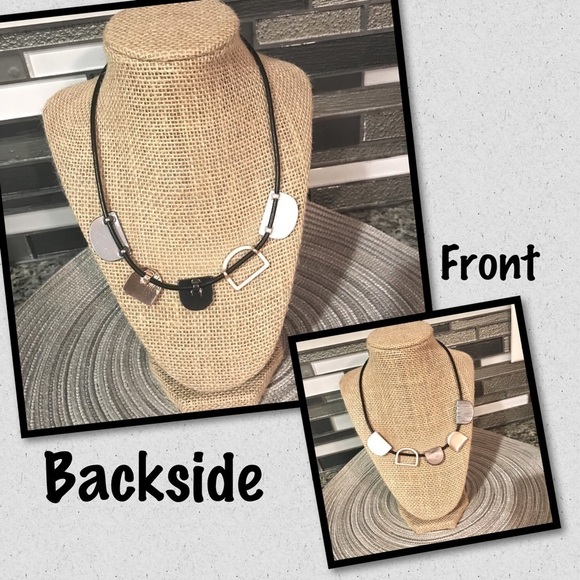 𝅺gorgeous Statement Necklace - Picture 2 of 7